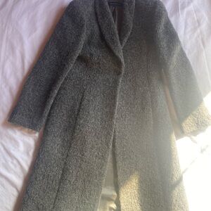 Elegant Women's Gray Trench Coat, Size Medium to Small Large
